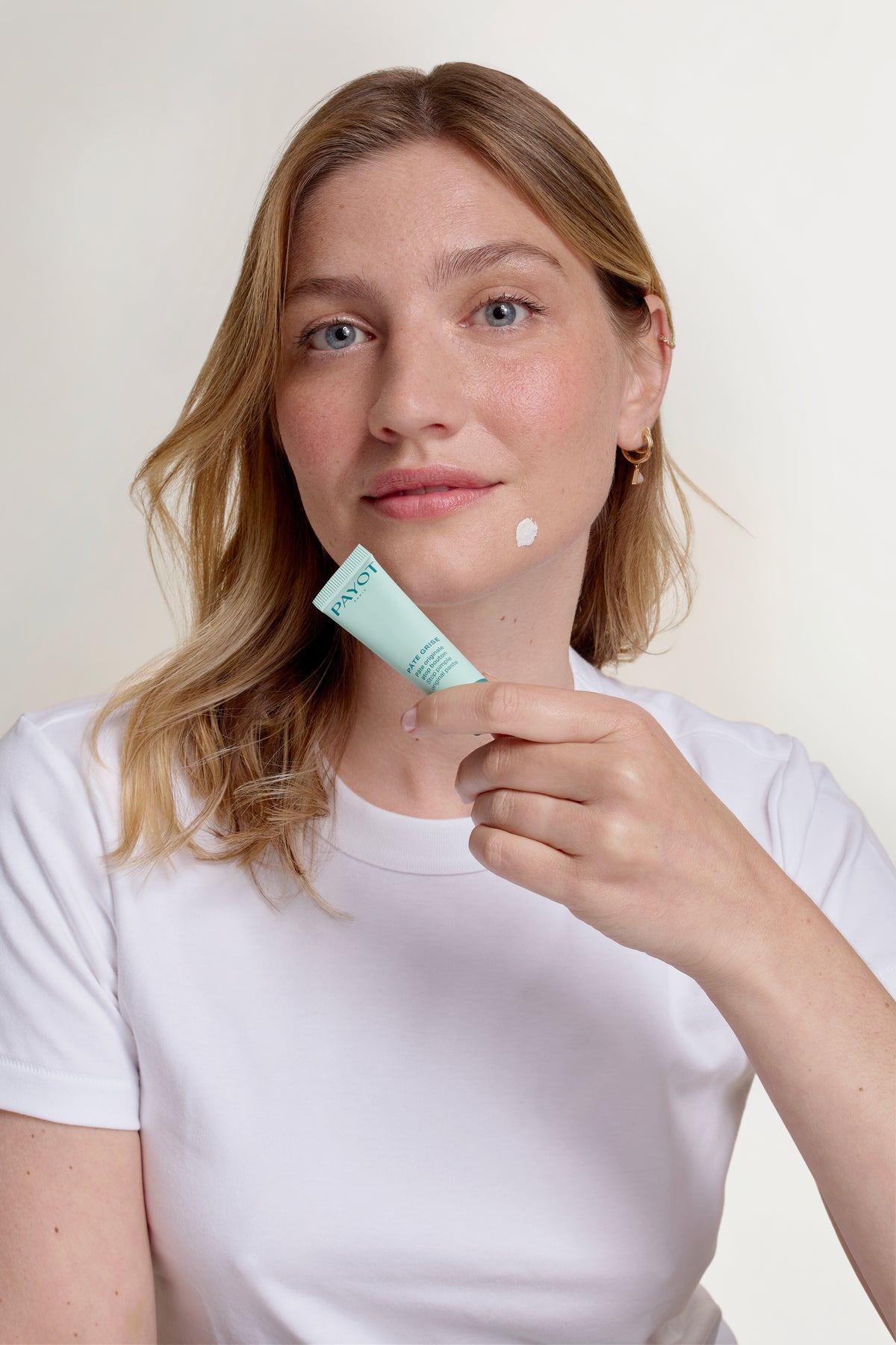 Crème Payot Pâte originale stop bouton, texture crémeuse pour réduire l'apparition des boutons sur la peau.