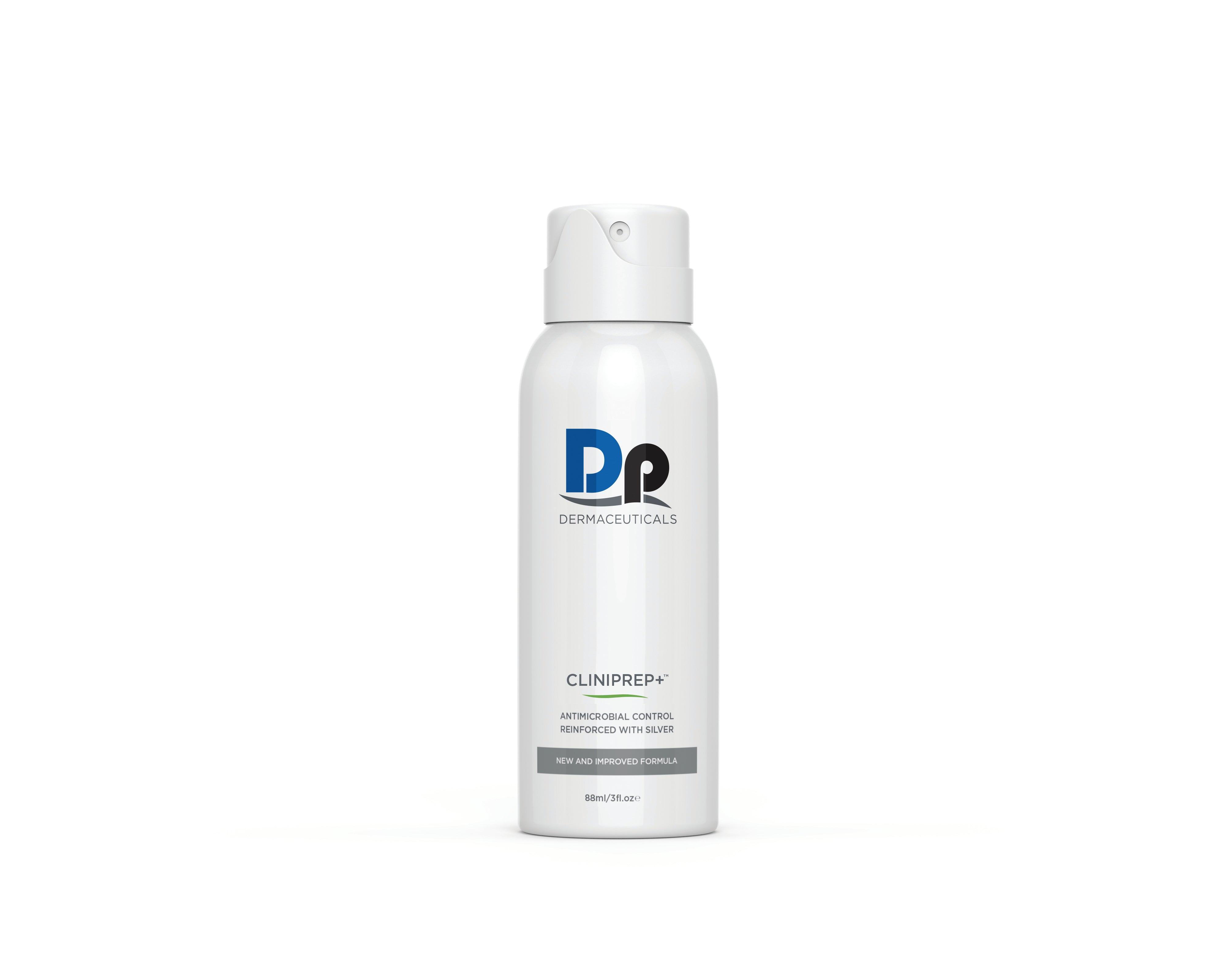 Brume visage Cliniprep+ de Dermapen en flacon spray, visible devant avec étiquette et design blanc et bleu.