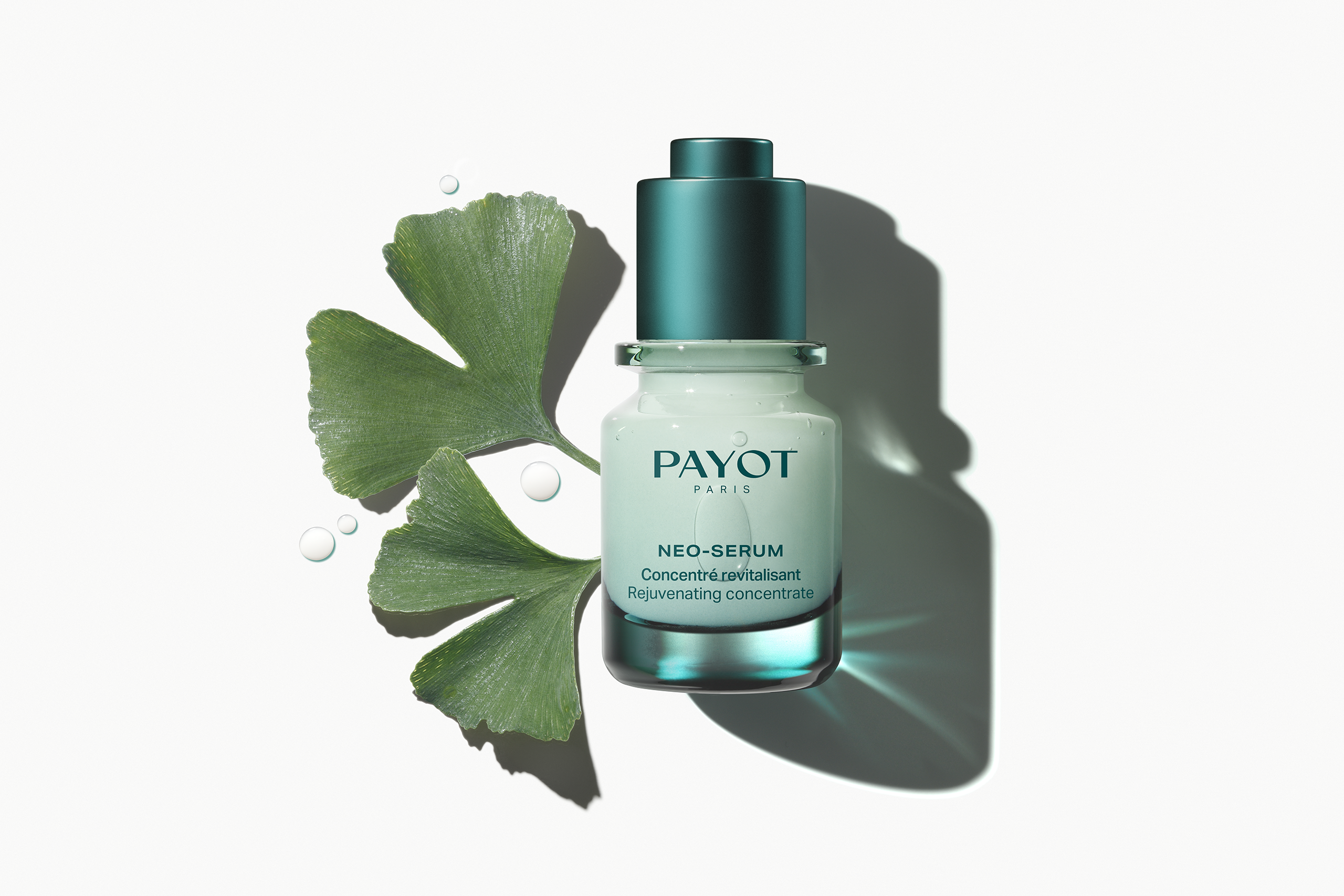 lisse, uniformise et illumine la peau.